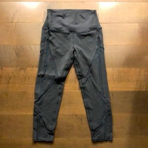 Alo yoga Gray Capri Leggings, Size S